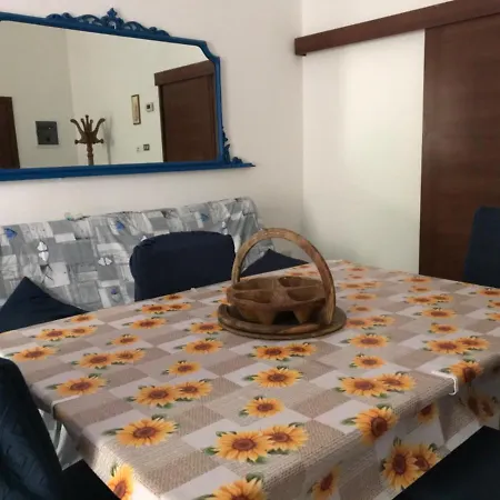 לינה וארוחת בוקר Federico's לצ'ה